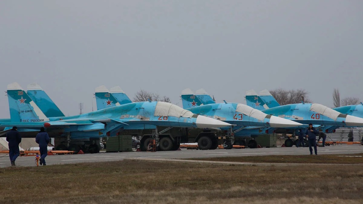 Russian Su-34 fighter-bombers on an airfield tarmac. Ukraine's navy said a Neptune missile strike damaged six Su-34M bombers at the Borisoglebsk military airfield in Russia's Voronezh region overnight on 15 October 2026. Photo: Ukrinform