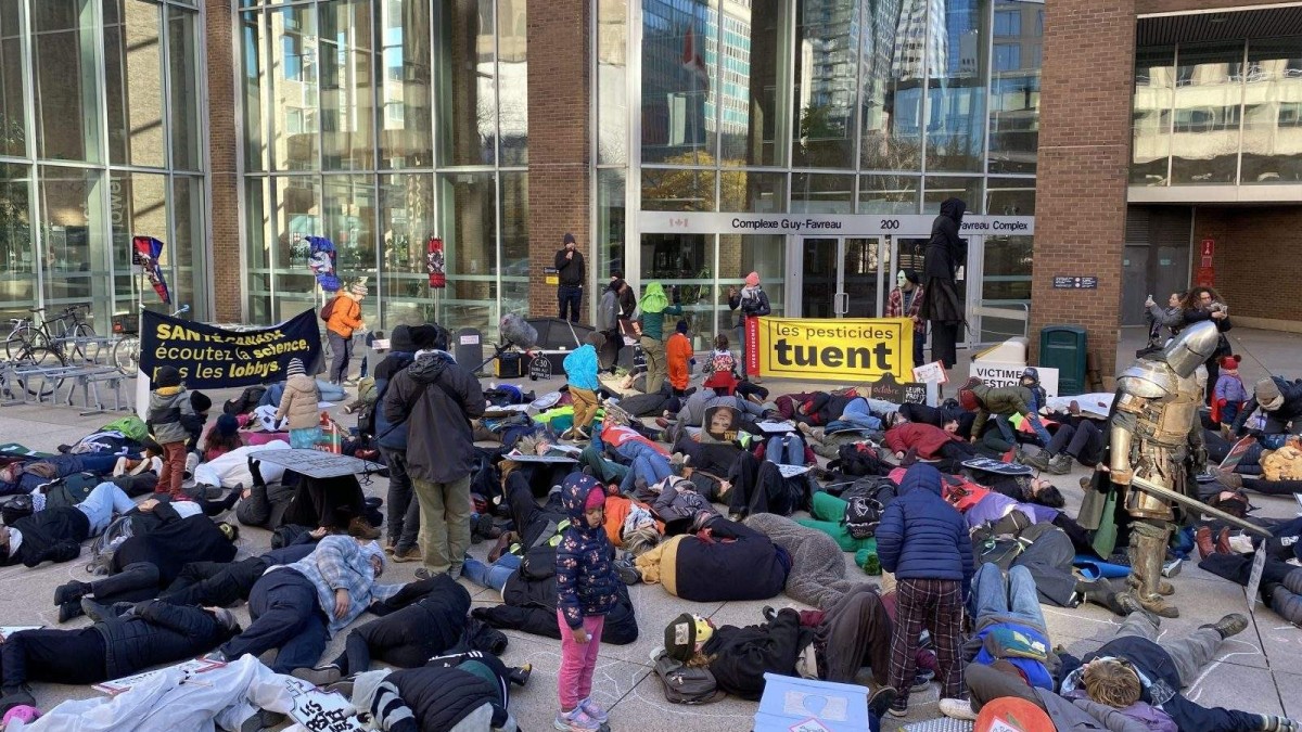 Protesters stage ‘die-in’ against pesticides in Montreal