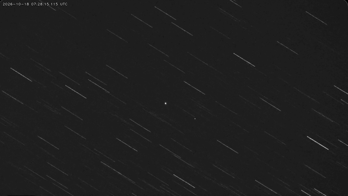 A time-lapse frame showing the Russian satellite Cosmos 2612 as a faint dot closing on the brighter ICEYE-X36 over South America on 18 October 2026. Image: S2A Systems